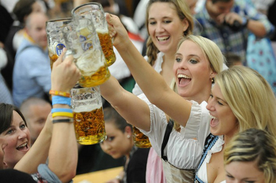 休假制度：欧洲最享受 亚洲最勤奋ag真人平台第一游戏盘点各国带薪(图3)